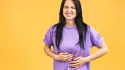5 hábitos que causam inchaço abdominal e como evitá-los