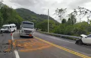 Acidente entre carro e van deixa 17 feridos na BR-101 em Paraty