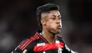 Bruno Henrique tem suspensão derrubada e paga multa de R$ 100 mil