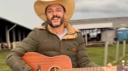 Cantor sertanejo Ewerton Zanatta morre após briga de trânsito no PR