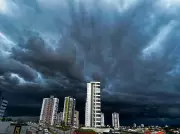 Ciclone Extratropical Avança: Ventos Podem Chegar a 115 km/h no Vale do Paraíba