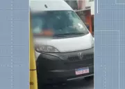 Criminosos rendem casal de entregadores e fogem com van abarrotada de mercadorias em João Pessoa