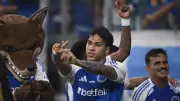 Cruzeiro vence Corinthians por 3 a 0 e segue na briga pelo título
