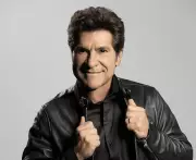 Daniel Camerata encerra Festival Santa Catarina Canta com show gratuito em Florianópolis