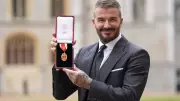 David Beckham é condecorado cavaleiro pelo Rei Charles III em cerimônia histórica