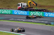 F1: Norris amplia liderança após vitória na sprint e acidente de Piastri