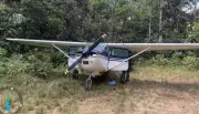 FAB destrói avião venezuelano suspeito de tráfico na Terra Yanomami