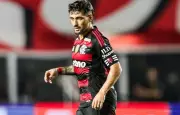 Flamengo e São Paulo Empatam em Jogo Eletrizante na Vila Belmiro: Veja os Melhores Momentos!