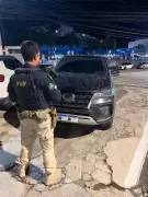 Homem preso com carro clonado de R$ 277 mil na Via Dutra