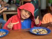 Horta Escolar Transforma Merenda em Macapá: Educação Alimentar Direto da Terra para o Prato