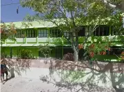 Inspetora agredida por três mulheres dentro de escola em Arraial do Cabo