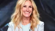 Julia Roberts recorre a Clooney e Pitt após fracasso de bilheteria