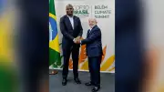 Lula e presidente de Moçambique têm momento divertido na COP30