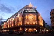 Magia Natalina Revelada: Conheça a Decoração de Fim de Ano da Galeries Lafayette