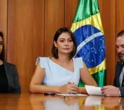 Michelle Bolsonaro diz orar por Moraes e causa reação em deputado do PL