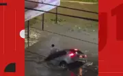 Motorista sobrevive após ser engolido por buraco durante chuva em Vitória da Conquista