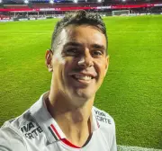 Oscar, do São Paulo, segue internado com síncope vasovagal