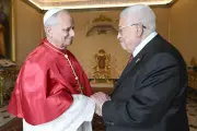 Papa Francisco e Mahmoud Abbas: Encontro Histórico Reforça Defesa de Dois Estados para Paz no Oriente Médio