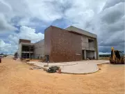 Polêmica no Acre: Nova maternidade homenageia avó do governador, ignorando recomendação do MP