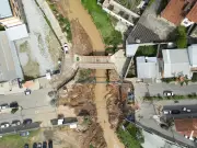 Ponte provisória em Nova Friburgo é liberada para carros após demolição