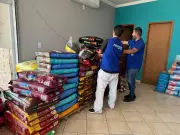 Procon apreende 124 kg de ração vencida em loja de Cabo Frio