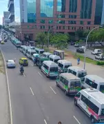 Protesto de motoristas de vans paralisa Centro do Rio nesta terça