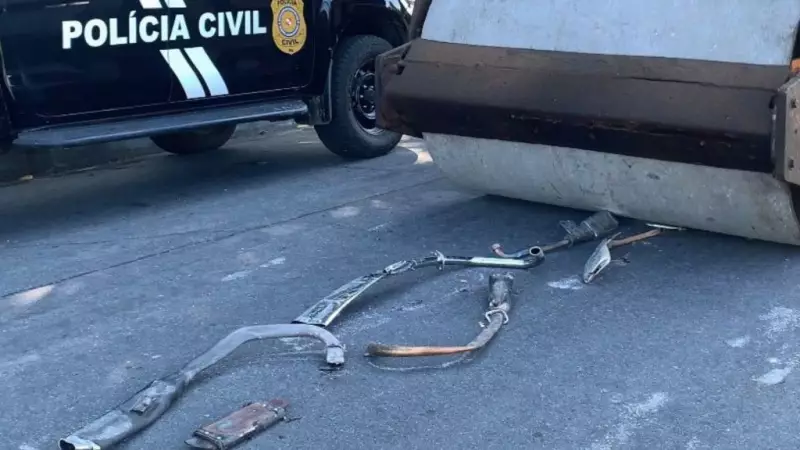 112 escapamentos irregulares de motos são destruídos por rolo compressor em Oriximiná