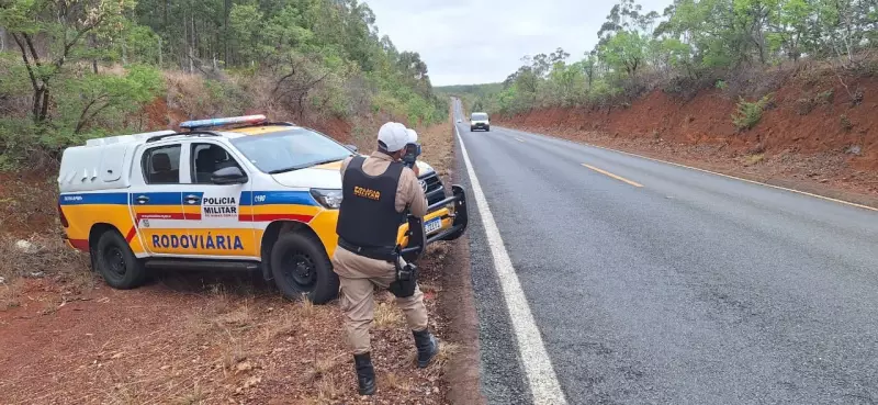 27 veículos flagrados acima de 80 km/h em operação com radar móvel na LMG-629