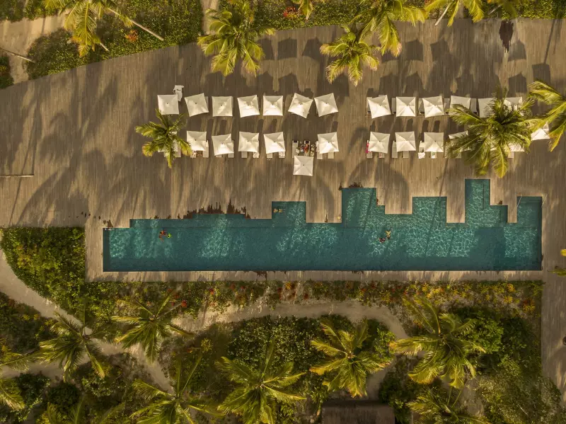 5 hotéis com piscinas incríveis para curtir o verão 2025 no Brasil