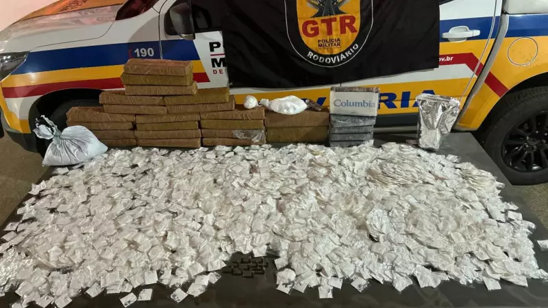 5 mil papelotes de cocaína apreendidos em ônibus interestadual em MG