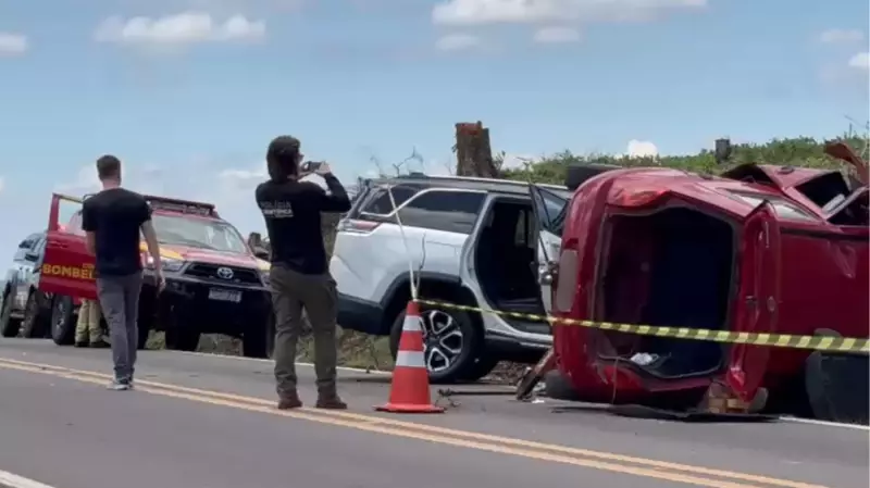 Acidente frontal na PR-180 mata duas pessoas e deixa feridos no Paraná
