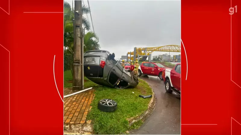 Acidente grave no DF: carro bate em ônibus, colide com poste e capota