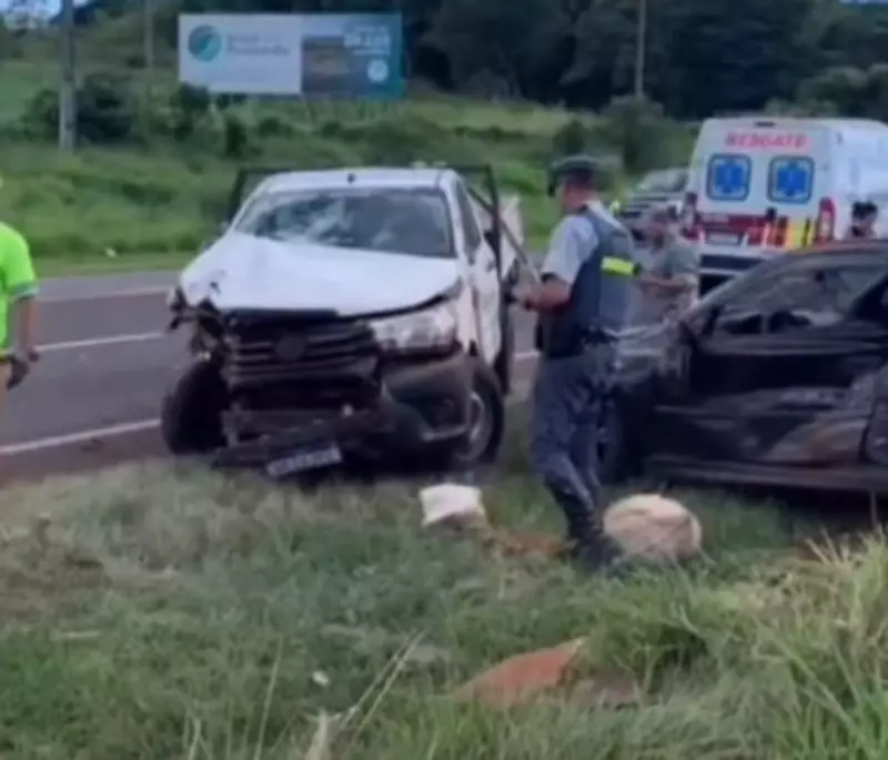 Acidente interdita faixa da SP-255 em Avaré, mas ninguém se fere