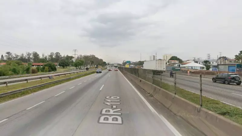 Acidente na Dutra em São José mata motociclista e fere 2