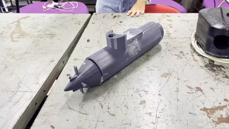 Adolescentes de Campinas criam submarino com IA e impressão 3D para medir tilápias