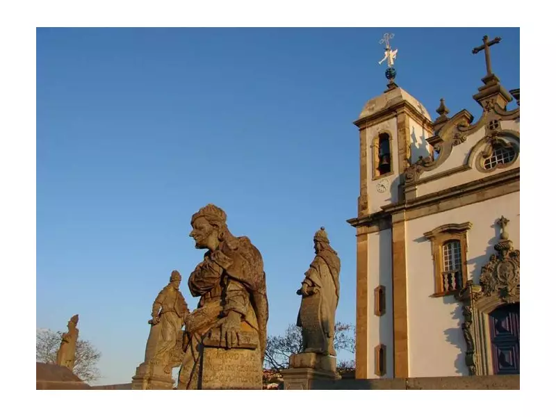 Aleijadinho: Como a dor se transformou em arte sacra eterna no Brasil