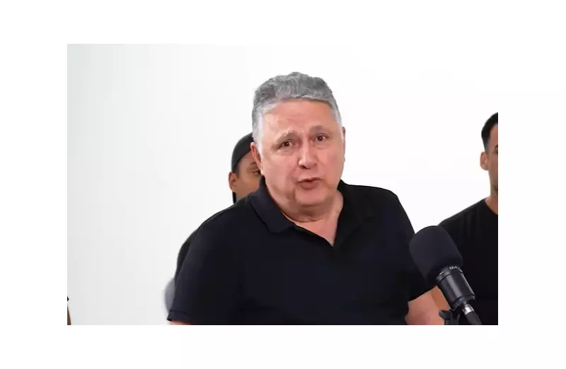 Anthony Garotinho é xingado em vídeo viral; ex-governador aleia atores