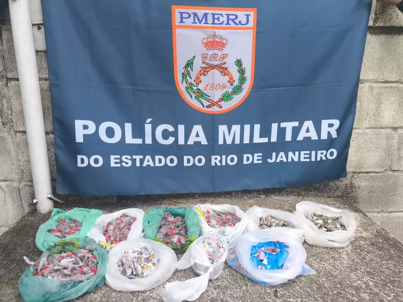 Apreensão de 2 kg de maconha e outras drogas em Barra do Piraí