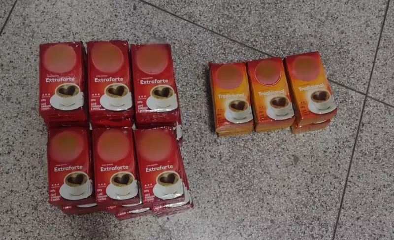 Após perder tudo em apostas, homem finge ser funcionário e tenta roubar 27 pacotes de café