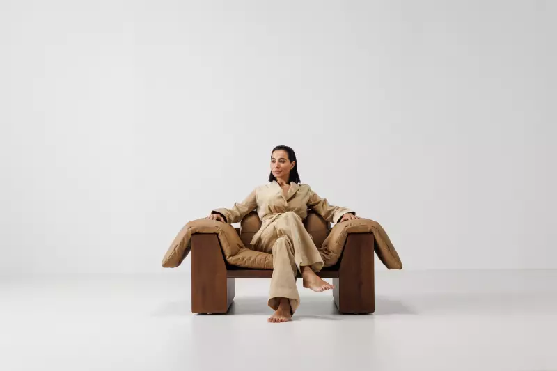 Arquiteta cria coleção de móveis que une herança italiana e brasilidade