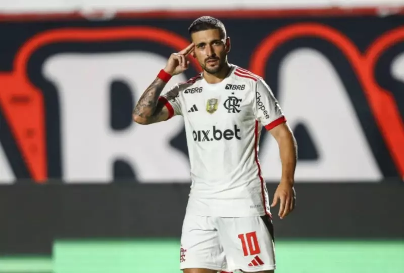 Arrascaeta é finalista do Prêmio Rei da América 2025 ao lado de Messi