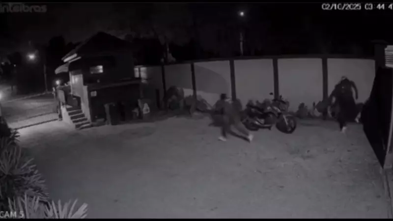 Assaltantes disfarçados de policiais invadem condomínio de luxo em São José dos Campos