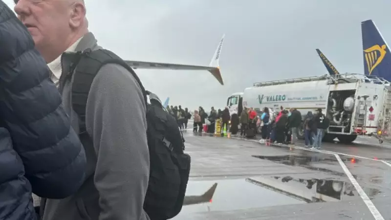 Avião da Ryanair colide com caminhão-tanque em Edimburgo; passageiros evacuados