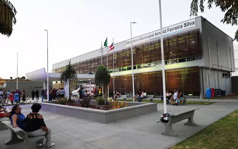 Biblioteca Arnold Ferreira reabre após 6 anos com acervo digital e acessibilidade
