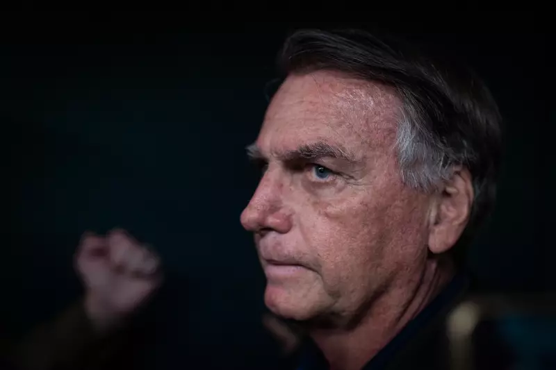 Bolsonaro passa por bloqueio do nervo frênico para tratar soluços persistentes