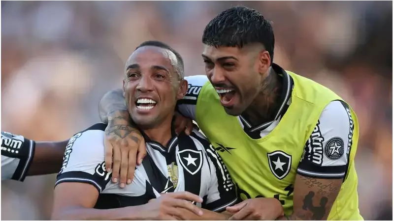 Botafogo vence Fortaleza por 4 a 2, rebaixa rival e fecha Brasileirão em 6º