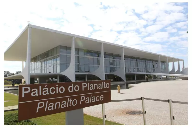 Brasil 2026: Moderno com retrato desbotado, país segue preso na baixa renda