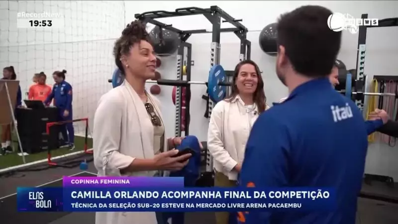 Camilla Orlando assiste final da Copinha Feminina e observa talentos