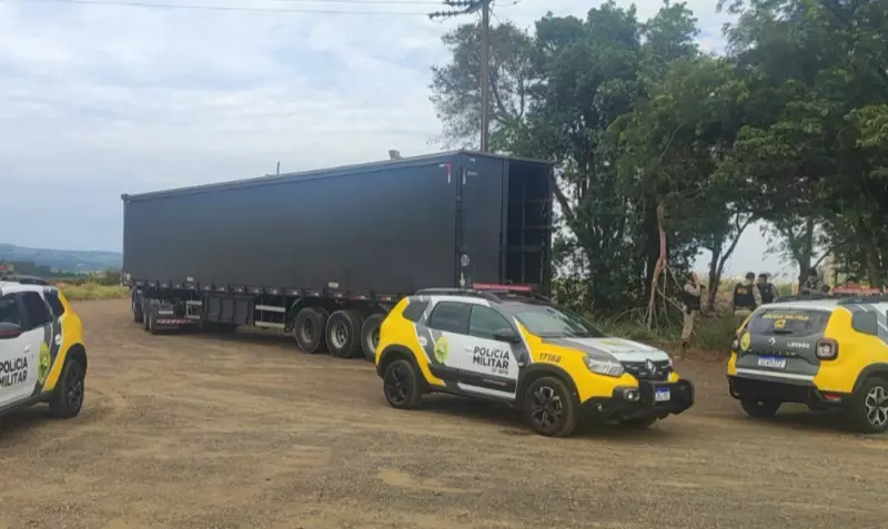 Caminhoneiro é feito refém e 10 toneladas de panetone são roubadas no PR