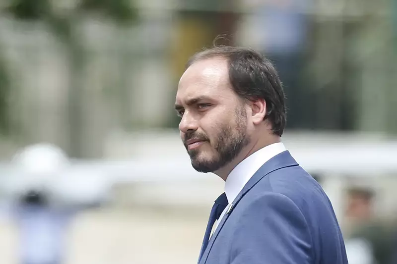 Carlos Bolsonaro muda domicílio eleitoral para SC e renuncia à Câmara do Rio